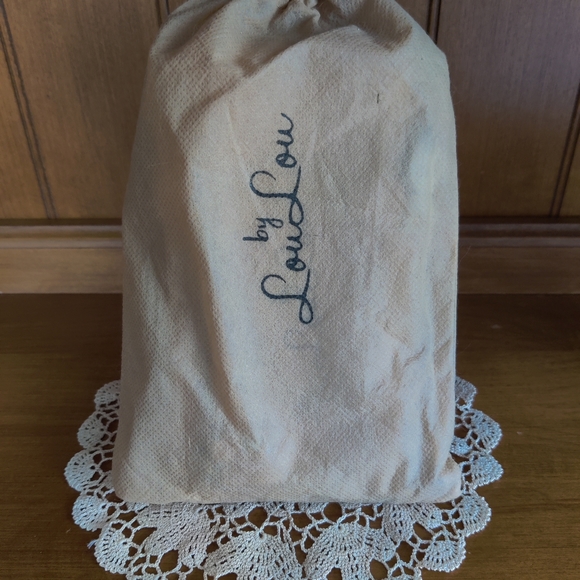 NWOT German brand "SLB by LouLou" tan, faux-suede clutch/wrist wallet - Picture 7 of 7